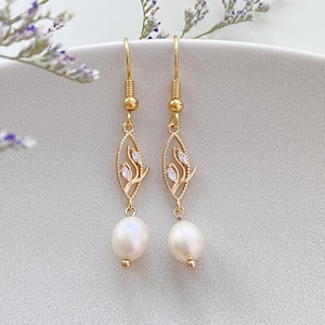 Diamond Leaf Pearl Earrings,Freshwater Pearl Drop Earrings,Crystal Leaf Bridal Earrings,Real Pearl Earrings,Wedding Earrings,Gift for Mom
