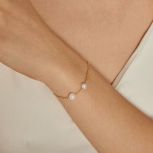Minimalist Freshwater Pearl Bracelet,Double Pearl Bracelet,Simple Bracelet,Pearl Jewelry,Bridal Bracelet,Wedding Bracelet,Bridesmaid Gifts