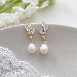 Natural Pearl Diamond Earrings,Crystal Bridal Earrings,Pearl Drop Earrings,Silver Leaf Diamond EarringsFreshwater Pearl Wedding Earrings