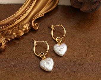 Barokke hartvormige pareloorbellen, gouden pareloorbellen, pareldruppeloorbellen, bruidsoorbellen, trouwoorbellen, parelsieradenset, hartketting