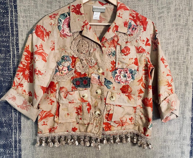 Cropped Patch-Embroidered Statement Jacket - Red