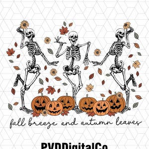 Op de afbeelding: Digitale illustratie met drie dansende skeletten met zonnebloemen, pompoenen en herfstbladeren. De tekst "fall breeze and autumn leaves" staat onder de skeletten. Het PVDDigitalCo-logo staat onderaan.