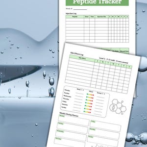 Puede incluir: Dos hojas de papel blancas con un Peptide Tracker, registro de inyecciones, registro de efectos secundarios y planificador de dosis semanal. Los formularios incluyen tablas con encabezados verdes y columnas para los d&iacute;as.