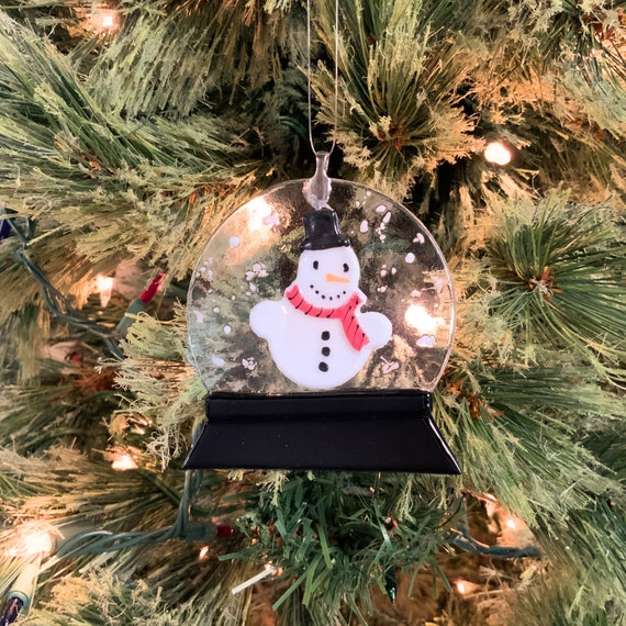 Snowman snow globe