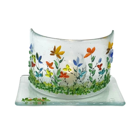 Curved flower candle holder