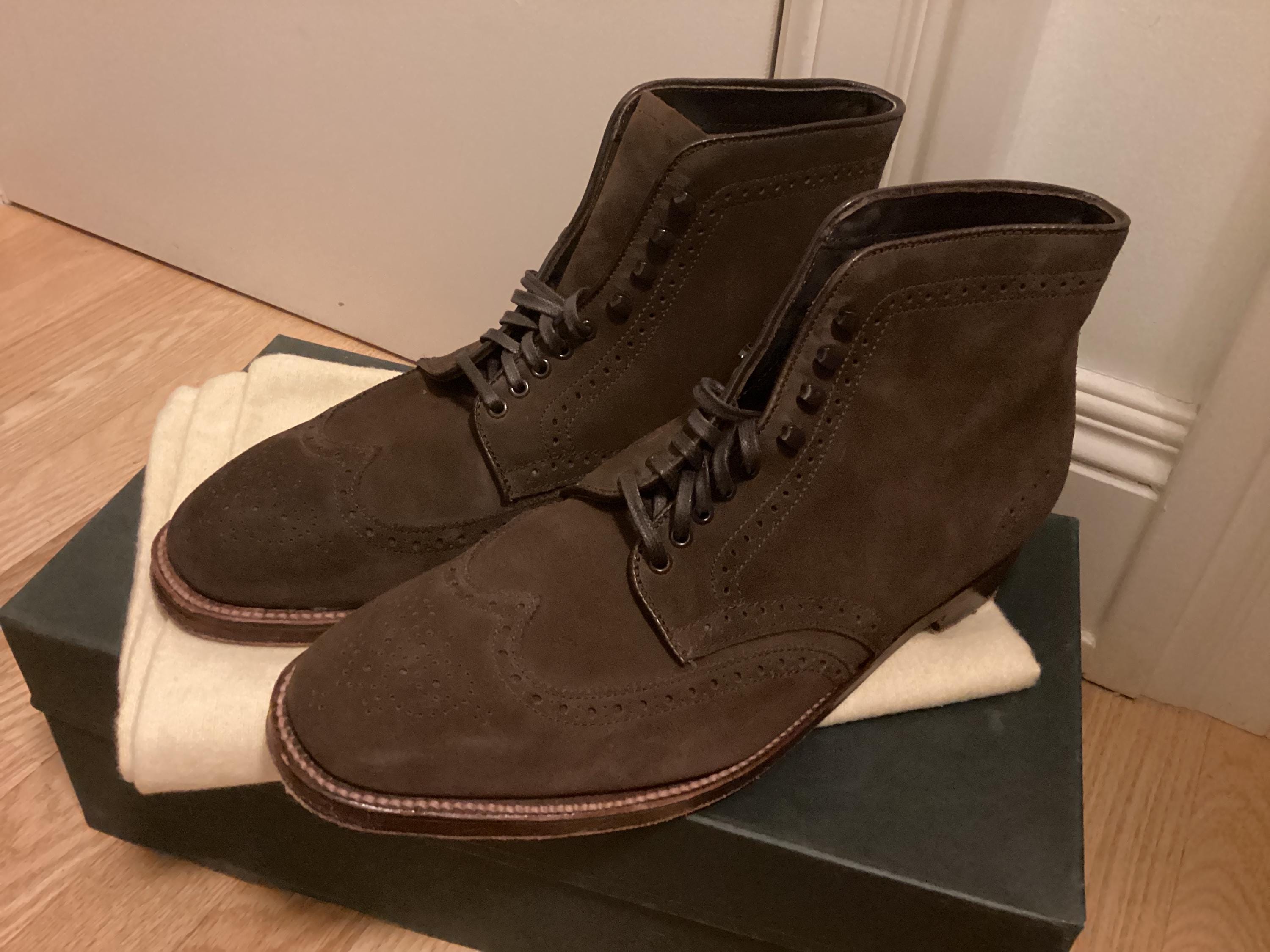 Alden, Alden Green Suede Vintage Wingtip Boots 9.5 D plaza