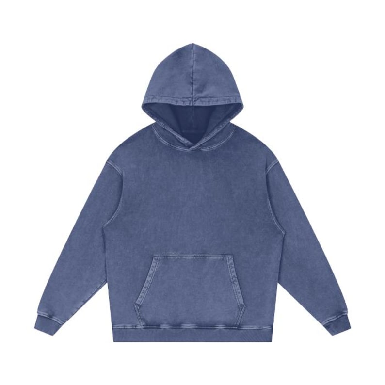 K&ouml;nnte beinhalten: Ein blauer Kapuzenpullover mit einer Tasche auf der Vorderseite. Der Pullover hat einen verblassten, Vintage-Look.