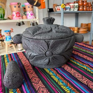 Extra large molcajete cazuela