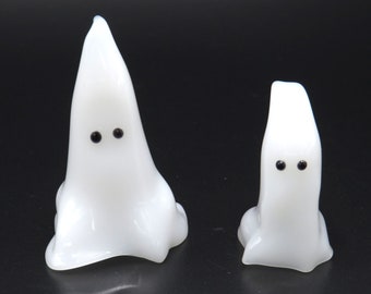 Tiny cute glass ghosts - hollow glass ghost sculptures - Halloween ghost figures - Pair of cute white ghosts - glass art fantasy figure