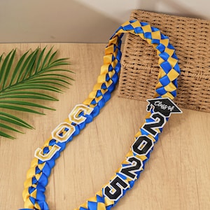 Collier de remise des diplômes 2025 avec nom, ruban de satin tressé personnalisé, cadeau pour les diplômés, étole personnalisée pour diplômé, Lei en ruban, Lei tressé, soirée pour personnes âgées