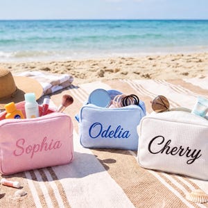Personalisierte, bestickte Kosmetiktasche im Waffelmuster, Make-up-Tasche mit individuellem Namen, Kulturbeutel mit Monogramm, Geschenk für Brautjungfern, Geschenk für Sie