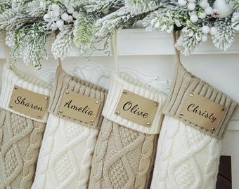 Medias navideñas tejidas con grabado: decoración navideña familiar personalizada