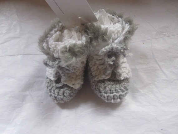 grey baby uggs