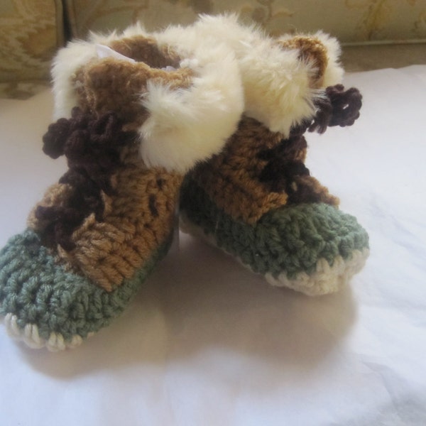 Tan & Sage Green Crochet Booties Boots Sherpa Lined Insoles 6mo- 1 yr Uggs LL Bean Ivory Faux Fur Exclusive Original Designer