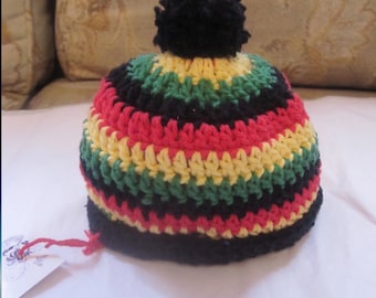 Gehaakte rasta-babymuts: rode, gele, groene, zwarte strepen