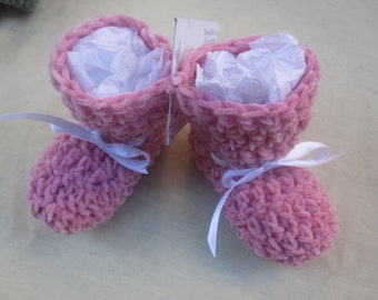 Pink Chenille Crochet Baby Girl Booties 0-3mo crib socks Infant sweet Shower Gift Birth Present White Satin Ribbon Bow Ultra Soft Super Cute