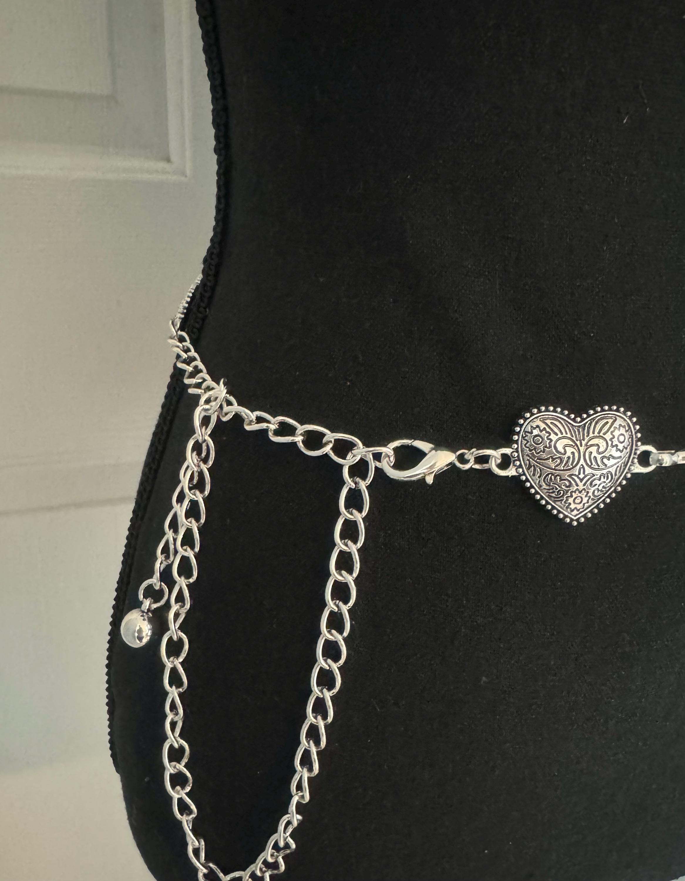 Heart Western Belt: Gold or Silver Metal Chain - Plus Sizes  display picture 1