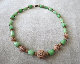 Vintage Jewelry / Art Deco Czech Glass Necklace 1930s