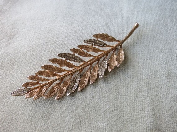 Large Gilt Metal and Rhinestone Leaf Brooch - Etsy display picture 2