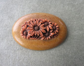 Vintage Celluloid and Honey Color Wood Brooch / Coral Daisies