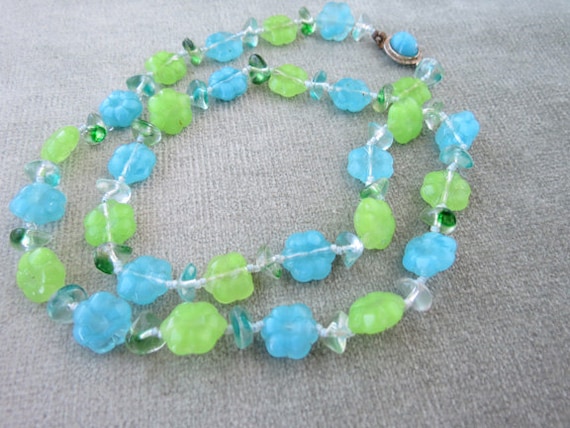 Vintage Blue and Green Glass Beads Necklace / Flo… - image 1