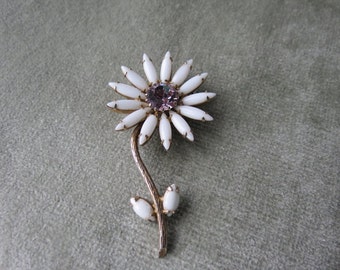 1950s / Vintage Brooch / Prong Set Milk Glass and Pink Lavender Stones