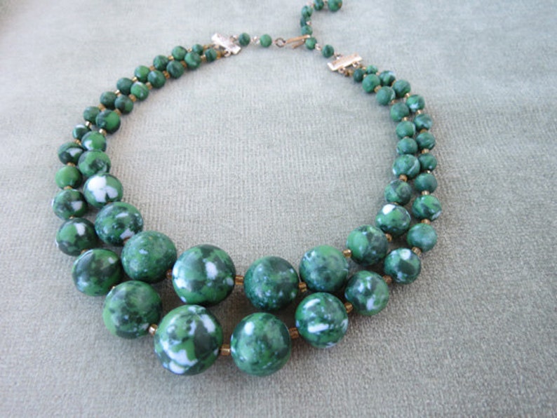 Vintage Japanese Large Texasware Confetti Splatter Beads Necklace / 1950s / Green and White image 1