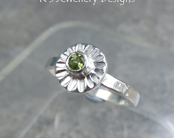 Peridot Daisy Textured Pebble Sterling Silver Ring - READY TO SHIP - size L / size 5.75 (can be re-sized larger) - Organic Rustic Gemstone