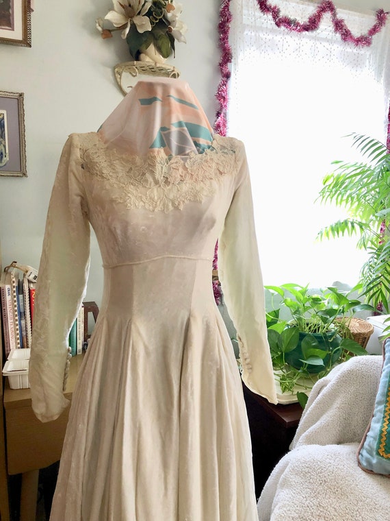 Wedding Dress Velvet Empire Fitted Waist Tea Length Size Small Vintage 1950s - Etsy Denmark Wedding Dress Velvet Empire Fitted Waist Tea Length Size Small Vintage 1950s - Etsy Denmark