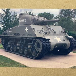 Nouvelle carte postale 4x6 M4A3 Sherman, char moyen à Tomahawk WI