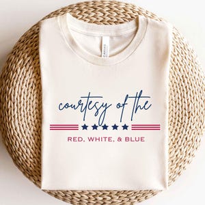 Cortesía de The Shirt, Camiseta Roja, Blanca y Azul, Camiseta del 4 de Julio, Camiseta del Día de la Independencia, Camiseta de la Noche de Fuegos Artificiales, Camiseta de Estrellas y Rayas
