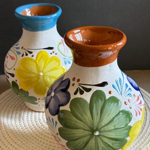Mexican Michoacan Ceramic Flower Vase. flower vase, hand painted flower vase. Florero de barro