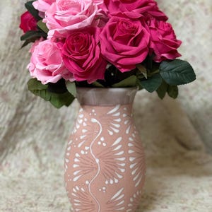 Mexican pink talavera Flower Vase. flower vase, hand painted. Mexican talavera flower vase. Florero de barro