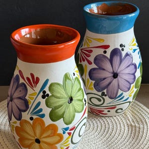 Mexican Michoacan Flower Vase. flower vase, hand painted flower vase. Florero de barro
