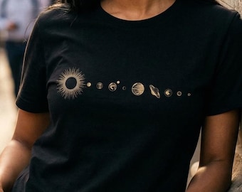 Camiseta unisex con temática de planetas, Plutón vive, temática espacial, perdido, luna, NASA, regalos de astronomía, Hubble, telescopio espacial, explorador, astrónomo.