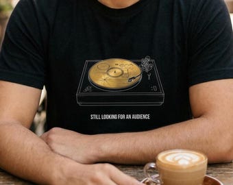 Camiseta del Disco de Oro / Voyager sigue buscando público / Regalo espacial de la NASA / Camiseta para amantes del vinilo / Historia espacial