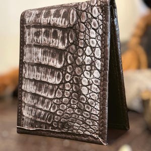 Cartera de piel de cocodrilo marrón nobuck, cartera con 6 ranuras para tarjetas, cartera plegable, billetera tipo billetera, cartera de cuero para hombre
