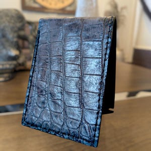 Cartera de piel de serpiente de cocodrilo gris de perfil delgado, billetera plegable, ranura para 6 tarjetas, billetera occidental hecha a mano, billetera de vaquero