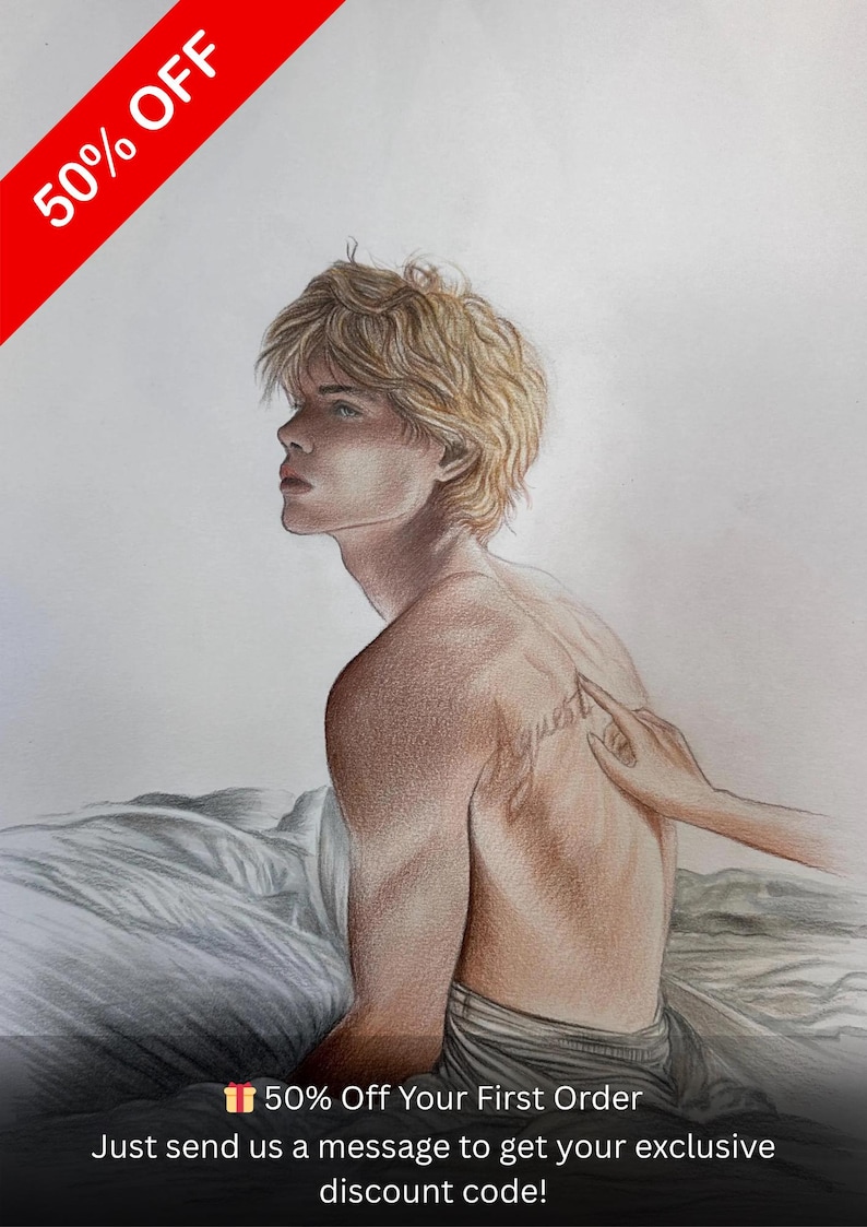 K&ouml;nnte beinhalten: Buntstiftzeichnung einer Person mit hellblondem Haar, die wegschaut. Die Person hat ein Tattoo auf dem R&uuml;cken. Eine Hand ber&uuml;hrt das Tattoo. Das Bild hat ein rotes Banner mit der Aufschrift "50% OFF".