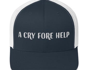 Cappello da golf Trucker sportivo ed elegante in vari colori - "A Cry Fore Help" - Testo ricamato, gioco di parole, parte posteriore traspirante