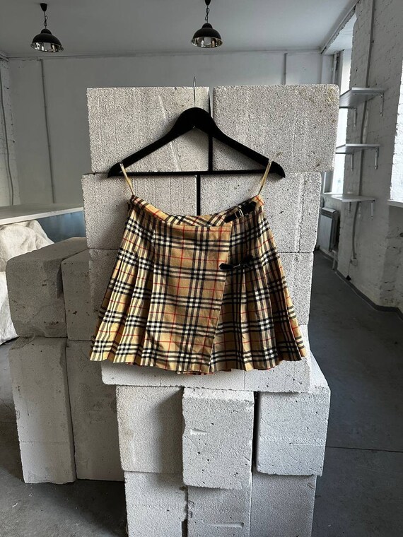 Falda Burberry vintage de los anos 90 talla 8 cuadros escoceses para mujer Burberry Etsy Mexico