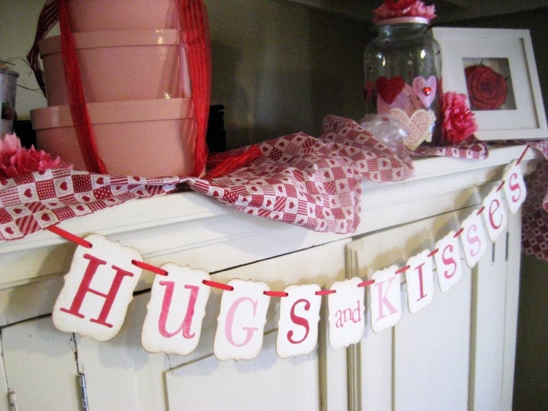 Valentine Banner HUGS and KISSES Decoration image 1