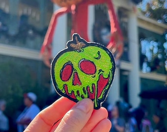Parche bordado para coser o planchar con temática espeluznante de Halloween inspirado en la Reina Malvada de Poison Apple para chaqueta vaquera, riñonera y mochila.