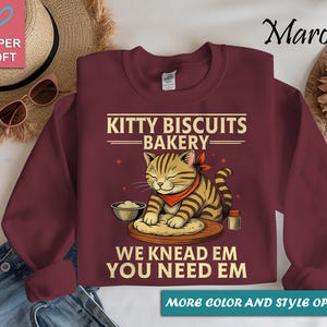 Funny Kitty Biscuits Bakery Shirt, We Knead Em You Knead Em Shirt, T-shirt katteneigenaar, shirt schattige kat bakken, humoristische bakkerijkat
