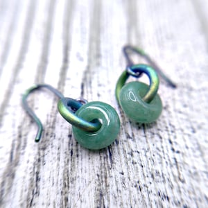 Simple Green Aventurine Titanium Earrings-Green Stone Earrings,Titanium Jewelry, Green Aventurine Stone Earrings,Anodized Titanium Earrings