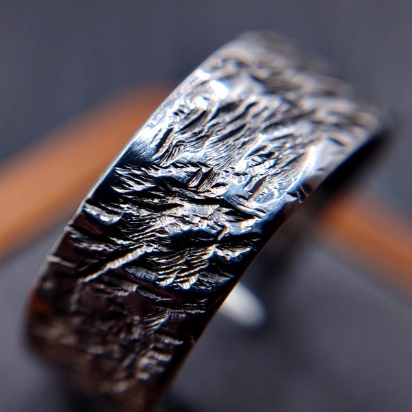 Distressed Titanium Ring: Hammered Brutalist Style, Hypoallergenic