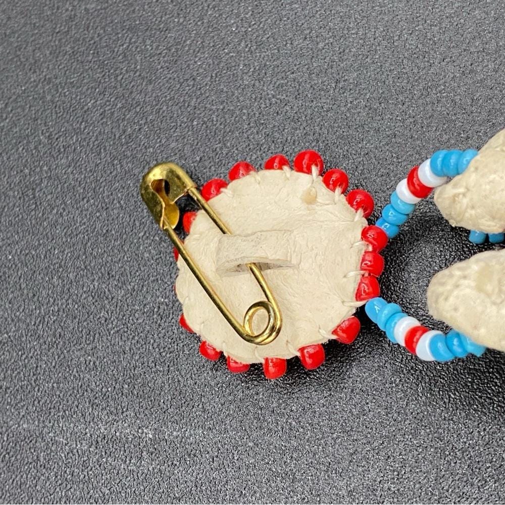 Handmade Native American Beaded Moccasin Brooch Pin - Real  display picture 3