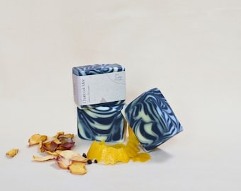 Saponetta vegana fatta a mano, 100% naturale - Carbone, Limone, Pepe Nero