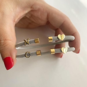 Pulsera personalizada de acero con corazón en oro blanco para hombre, pulsera personalizada para pareja, pulsera con letras doradas, regalo para pareja, regalo para enamorados, regalo para ella.