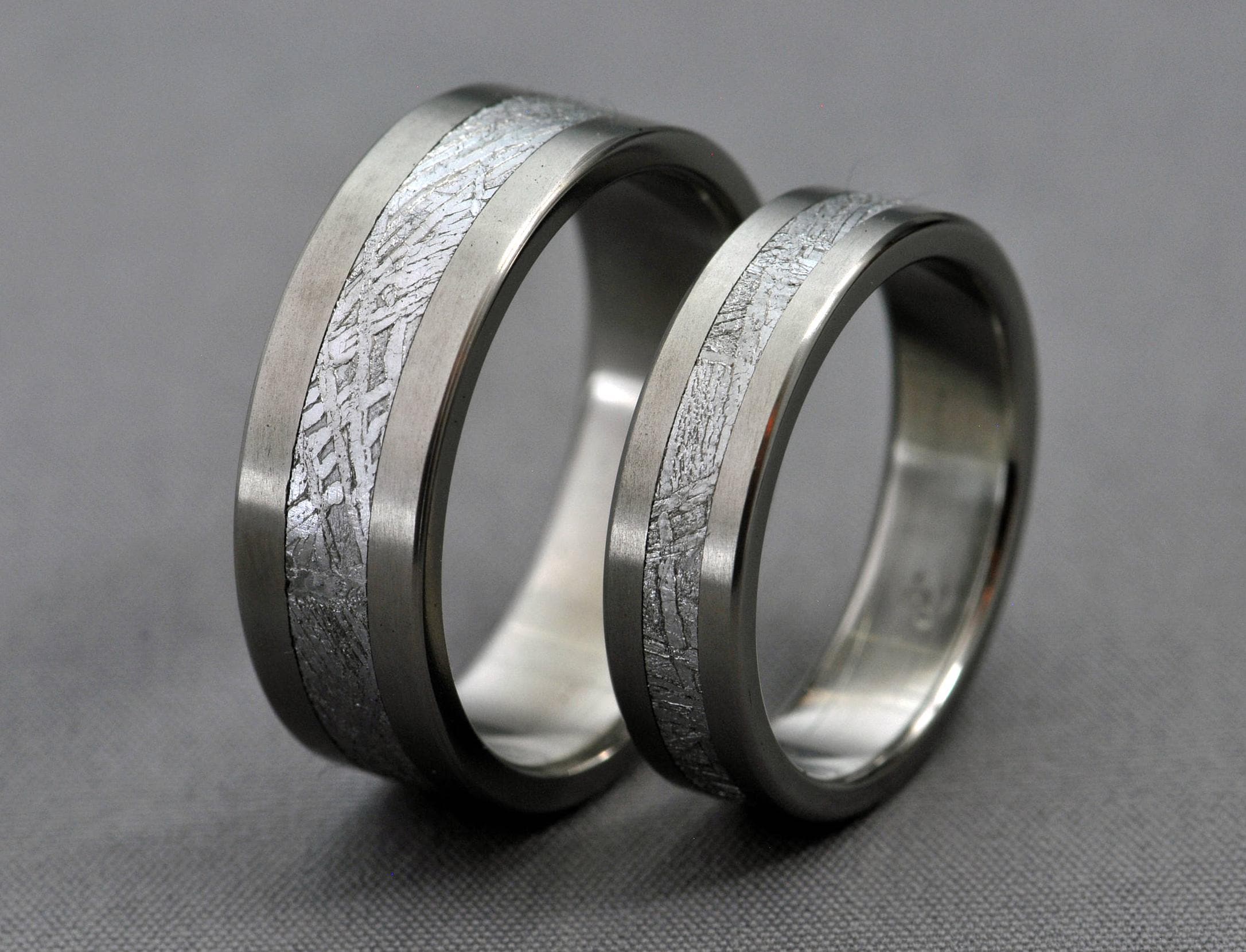 ギベオン隕石チタン製結婚指輪セット、婚約指輪 - Etsy 日本